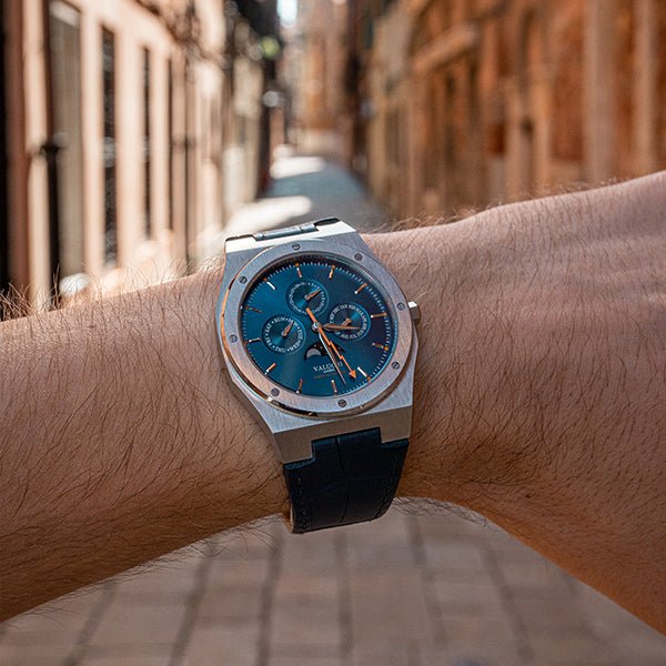40mm ルナ・カレンダー・ウオッチ、ブルー＆オレンジ・レザー – Valuchi